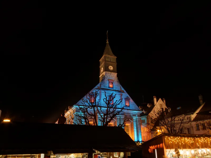Temple Saint-Martin illuminé la nuit à Montbéliard