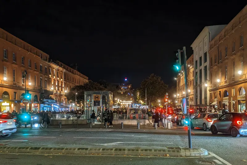 Allées du Président-Roosevelt à Toulouse illuminées à Noël