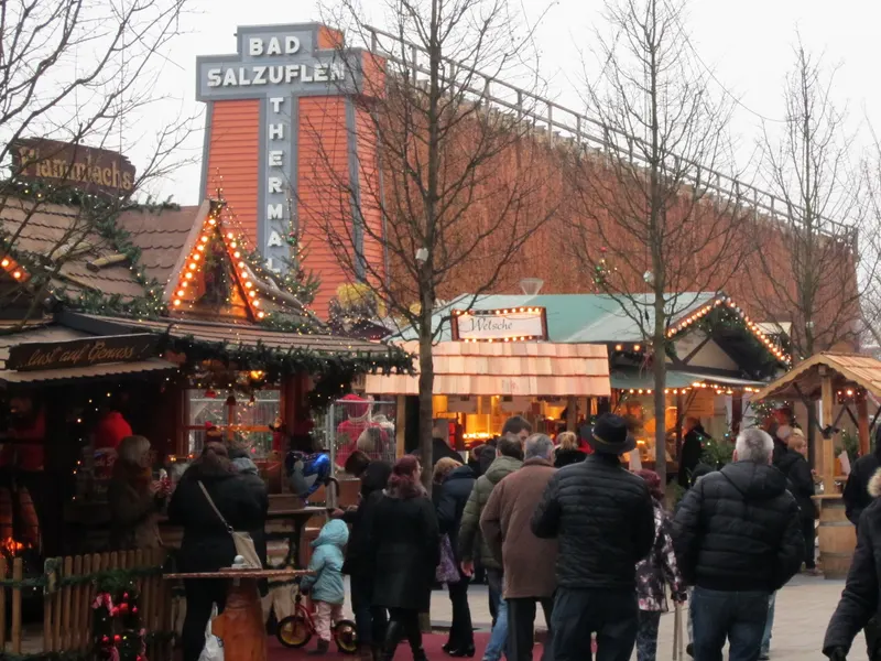 Weihnachtsmarkt vor dem Gradierwerk in Bad Salzuflen