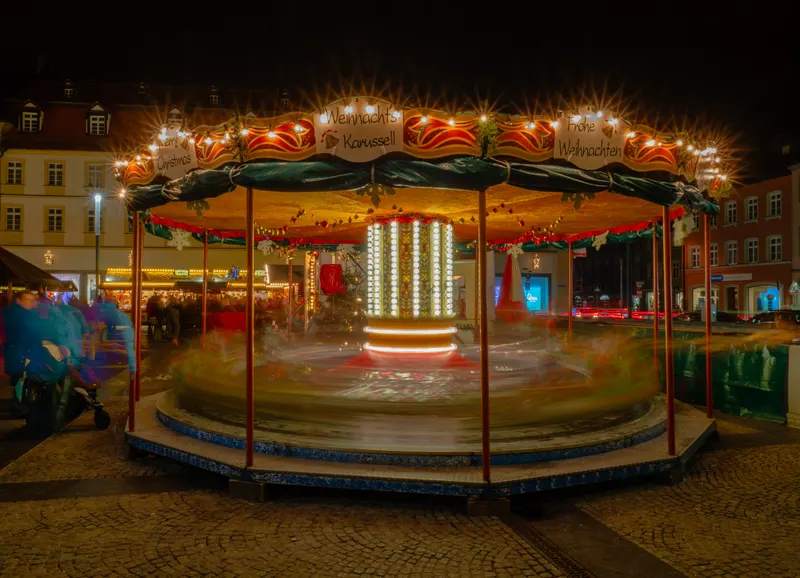 Nostalgisches Karussell in Bamberg bei Nacht