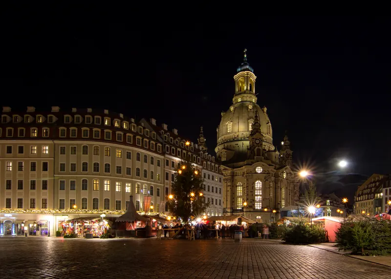 Frauenkirche Dresden zur Weihnachtszeit