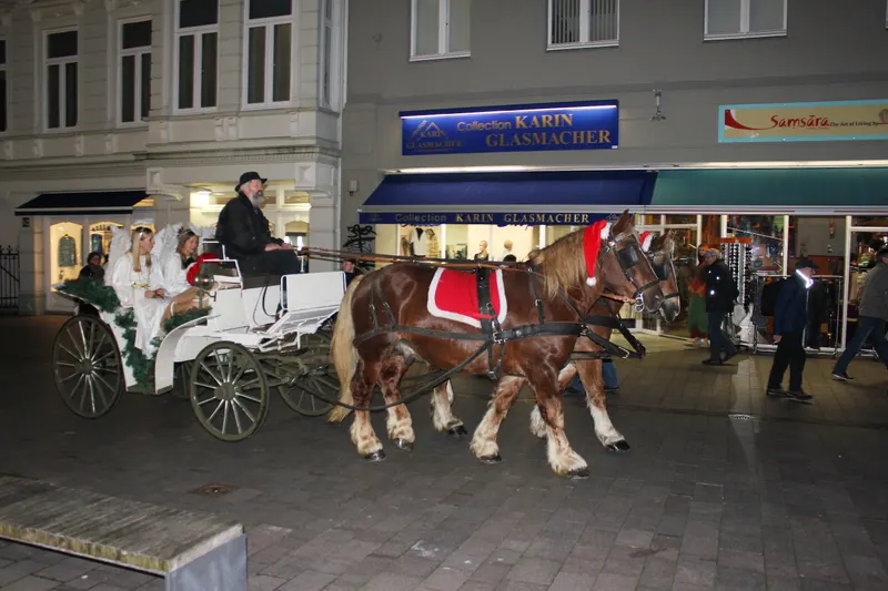 Pferdekutsche in der Flensburger Innenstadt zur Weihnachtszeit