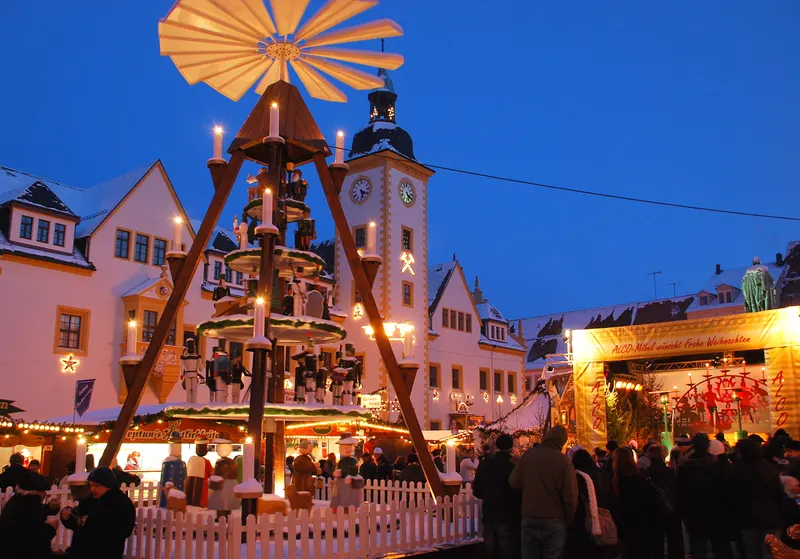 Große Pyramide auf dem Freiberger Christmarkt