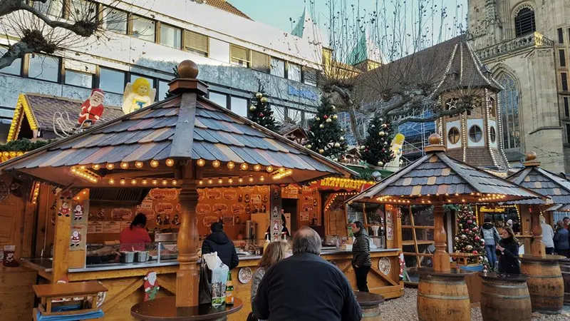 Pavillon-Stände auf dem Heilbronner Marktplatz