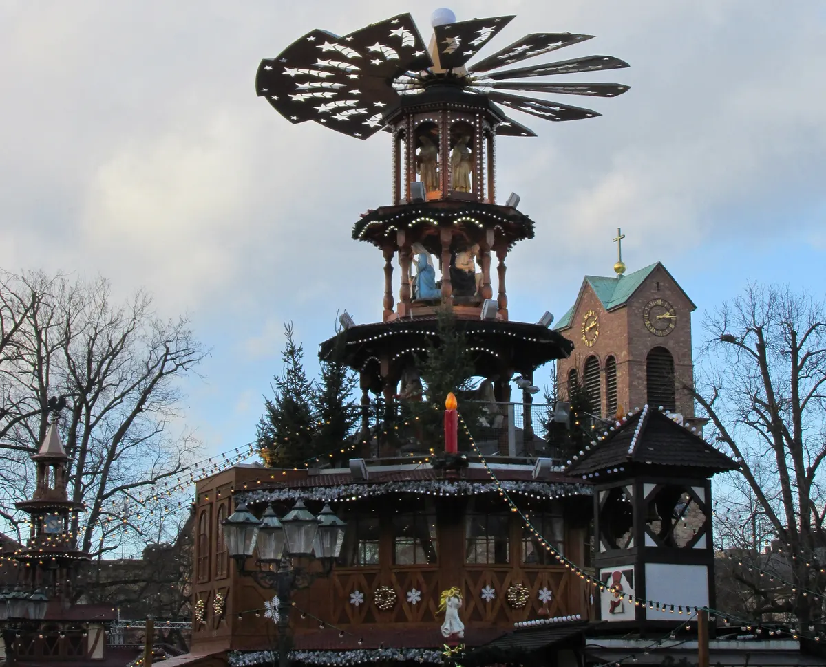Weihnachtspyramide auf dem Karlsruher Christkindlesmarkt