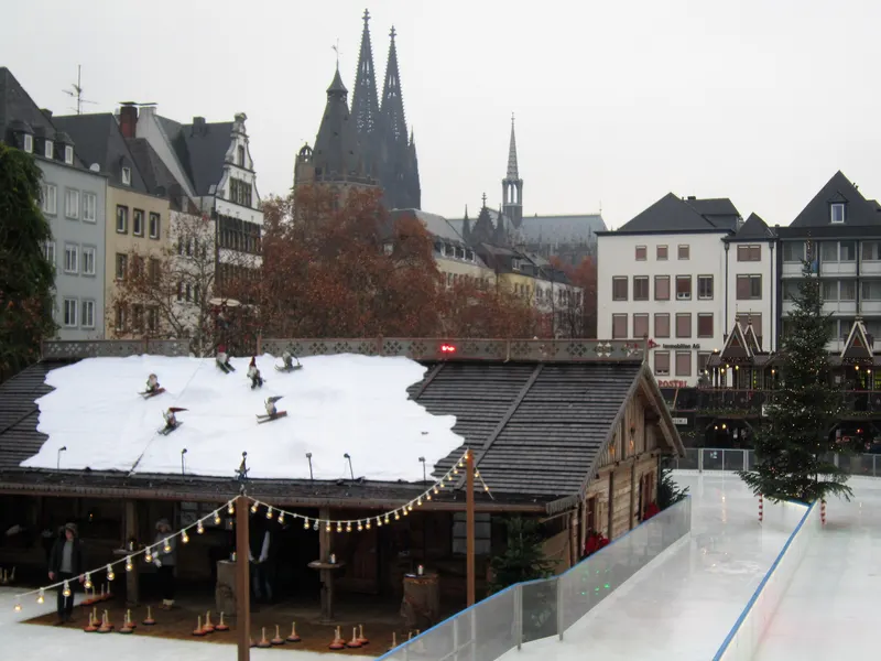 Buden von Heinzels Wintermärchen auf dem Heumarkt