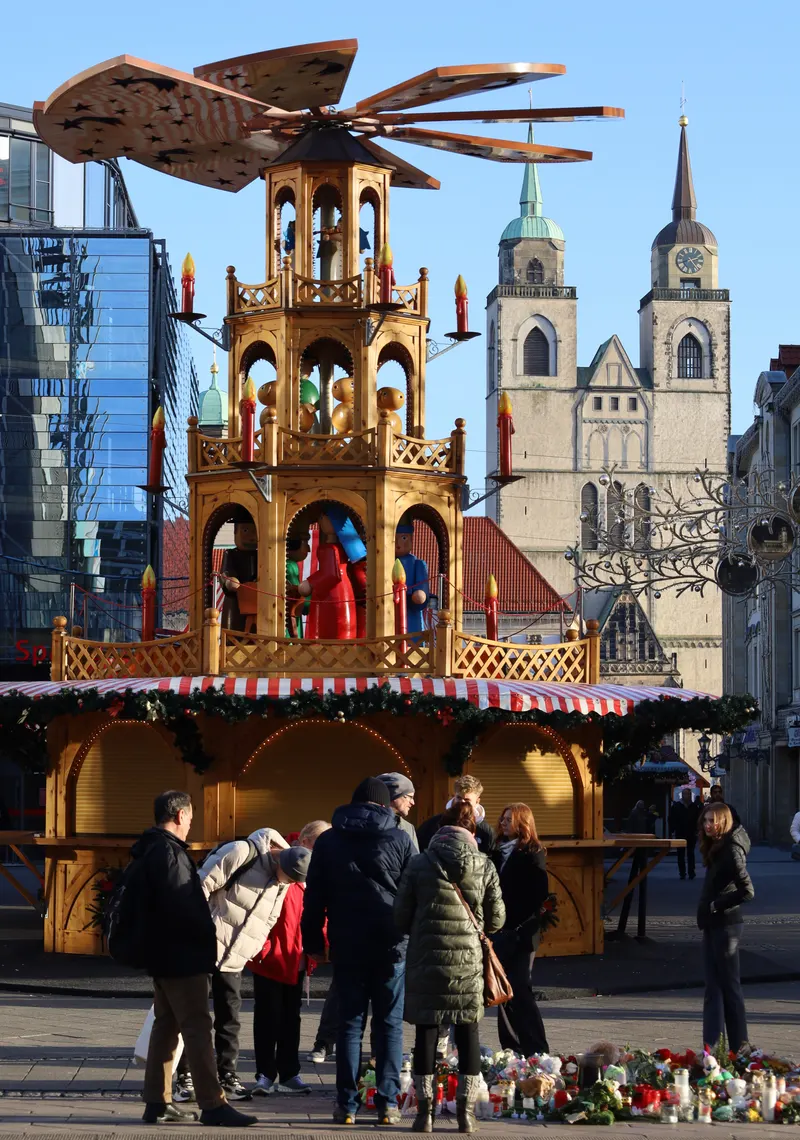 Weihnachtspyramide auf dem Magdeburger Weihnachtsmarkt