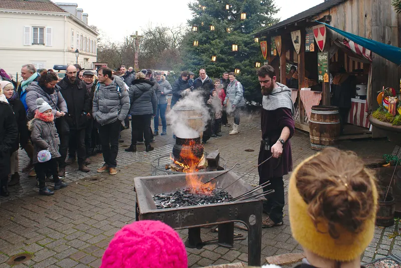 Démonstration de forge au marché de Noël médiéval de Ribeauvillé