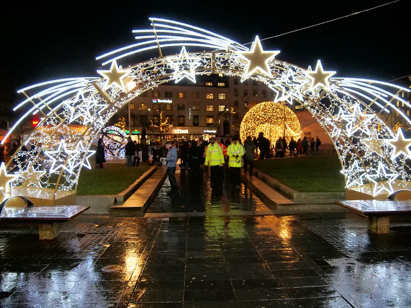 The Starry Arch at Piccadilly Gardens