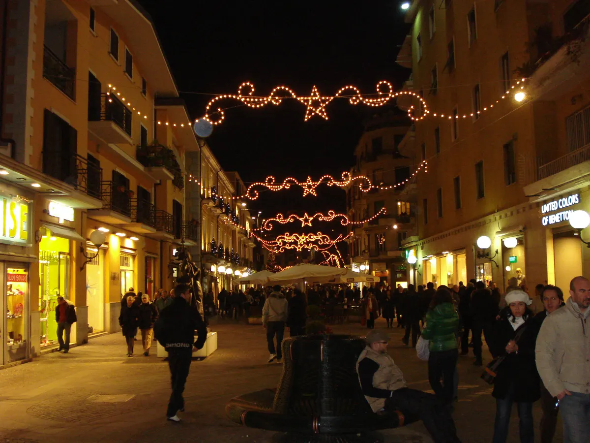 Corso Mazzini a Cosenza con le luminarie di Natale
