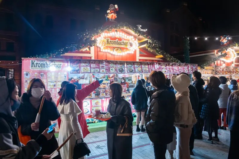 横浜赤レンガ倉庫クリスマスマーケットのドイツ風の屋台