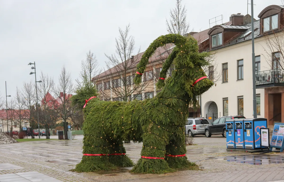 Julbocken på torget i Borgholm